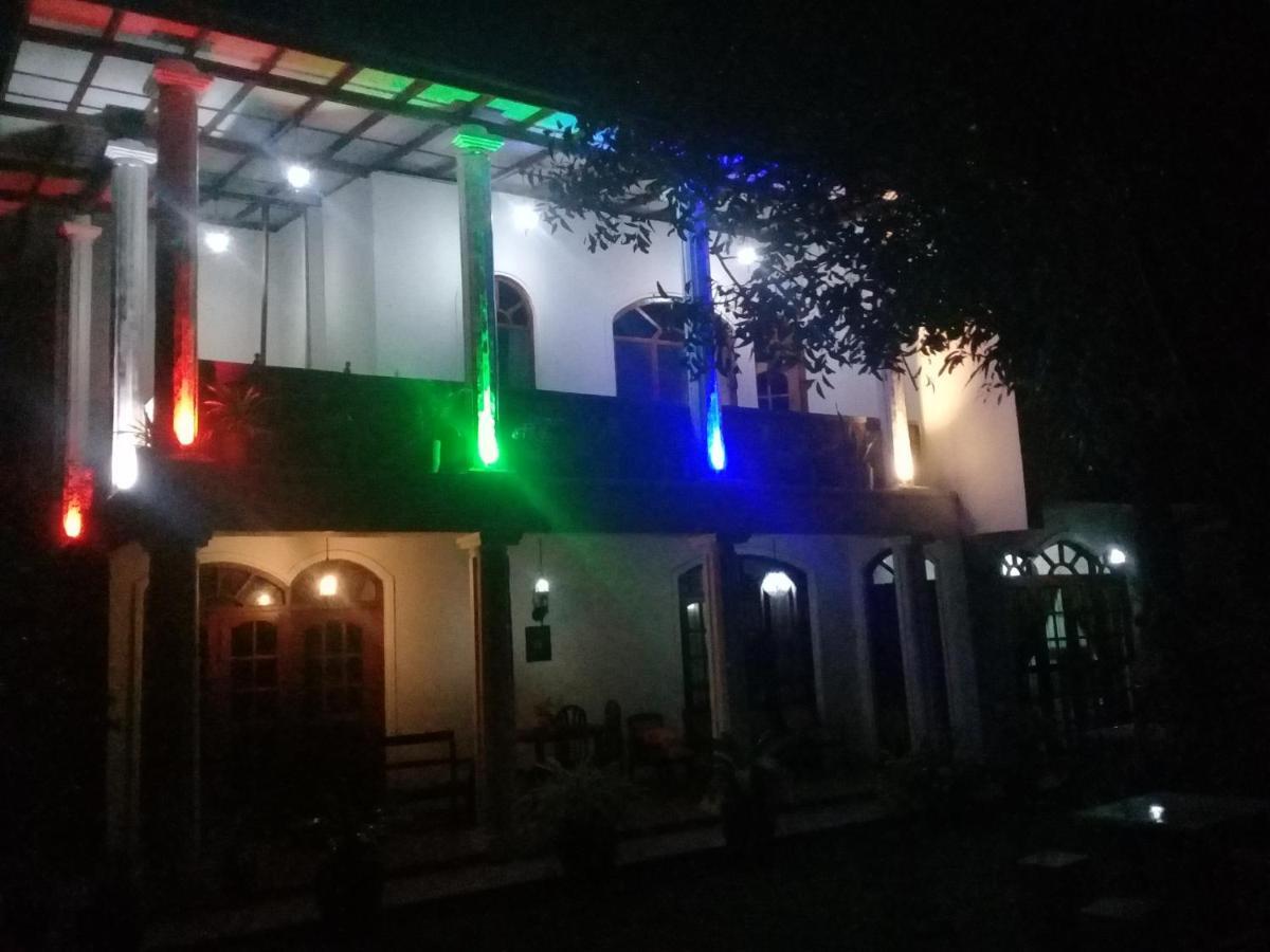 Kuma Beach Side Villa Wadduwa Exterior foto